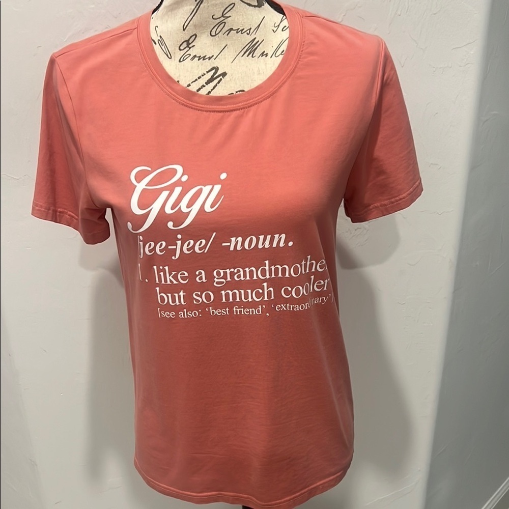 Gigi Graphic Tee in Coral